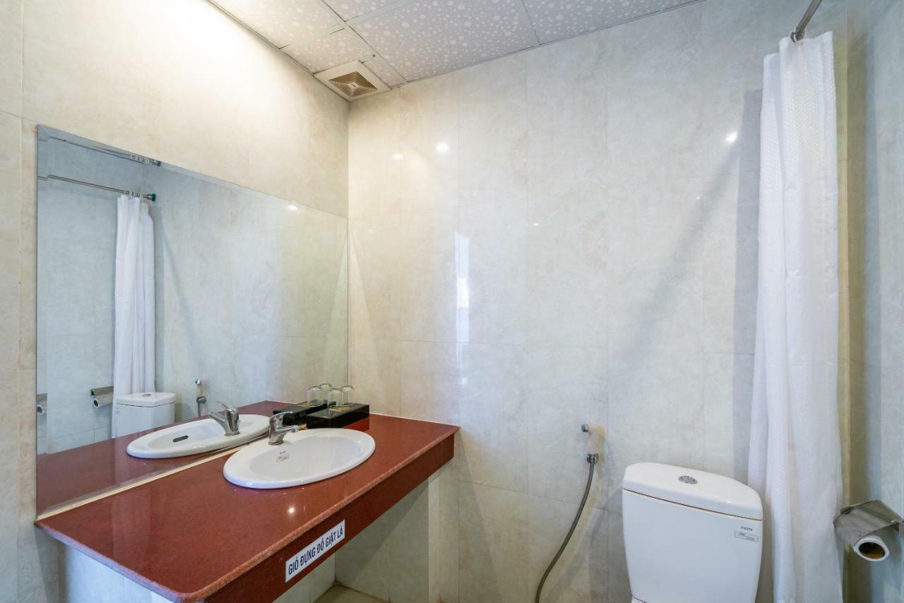 Oyo 375 Hoa Binh Hotel Da Nang Bagian luar foto